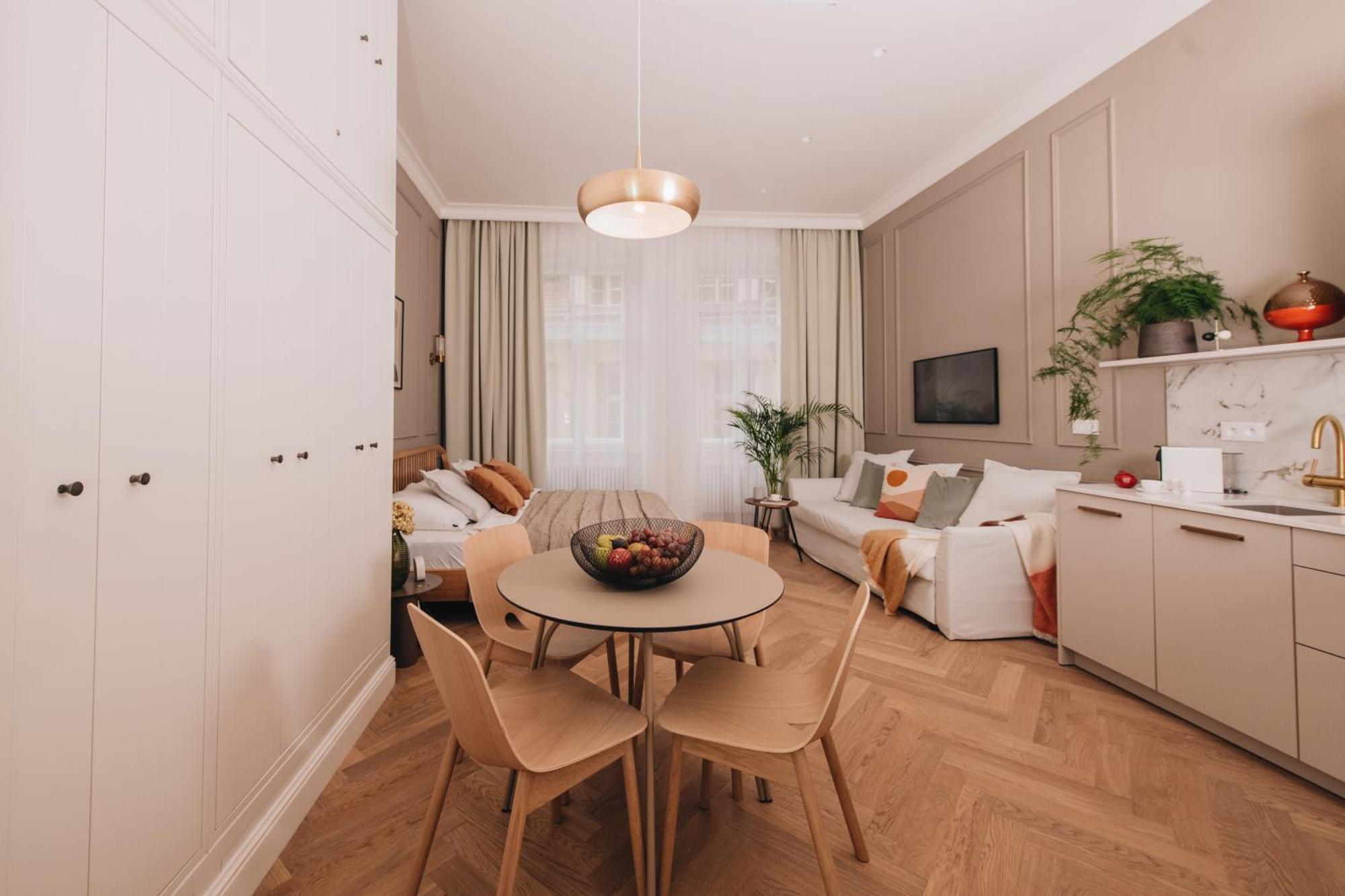 Stylish New In With A/c Апартаменты